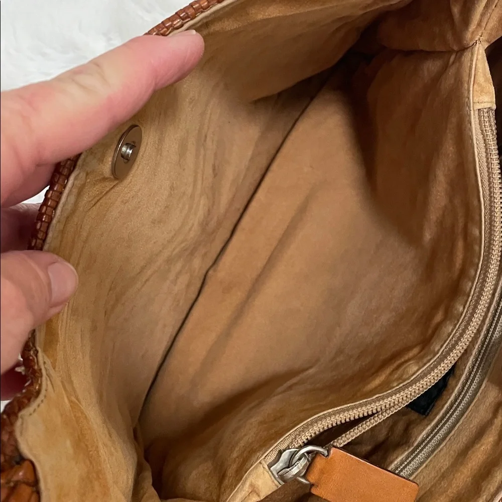 FALOR Brown Woven Leather Shoulder Bag - Picture 8 of 16